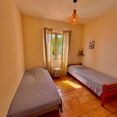 Provencale Vue & Piscine Privee 别墅