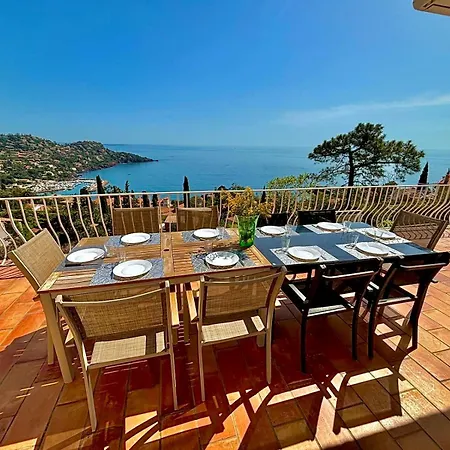 Provencale Vue & Piscine Privee 别墅 *