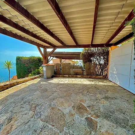 Provencale Vue & Piscine Privee 别墅