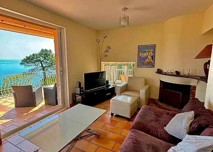Provencale Vue & Piscine Privee *