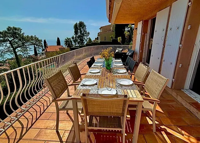 Provencale Vue & Piscine Privee