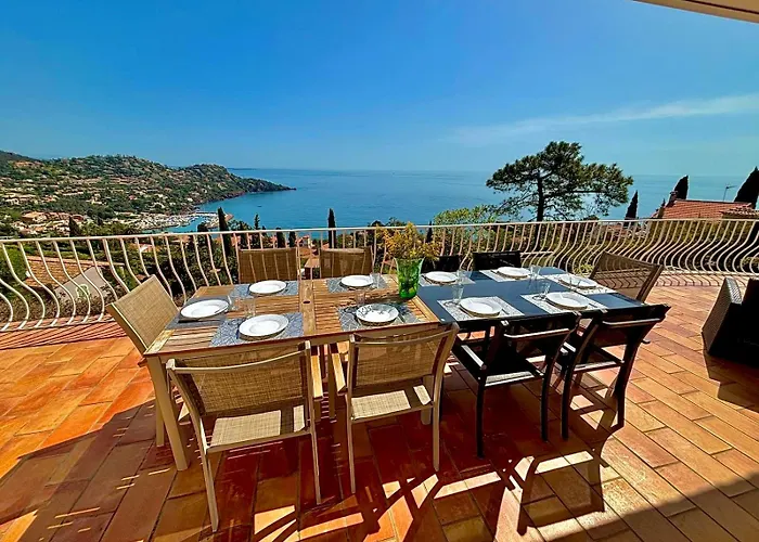 Provencale Vue & Piscine Privee Villa *