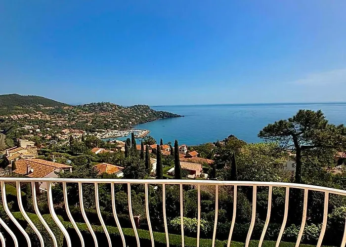 Provencale Vue & Piscine Privee