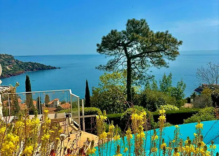 Provencale Vue & Piscine Privee Saint-Raphaël