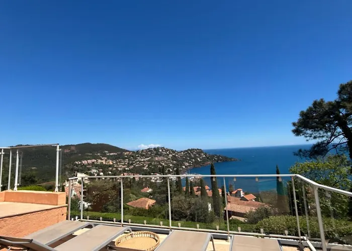 Provencale Vue & Piscine Privee *